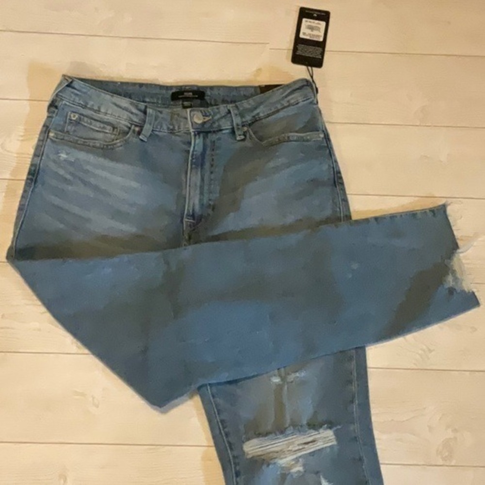 True Religion star bite‎ out Raw Hem Distressed sz 32